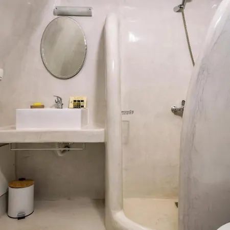 Traditional With Private Pool *
