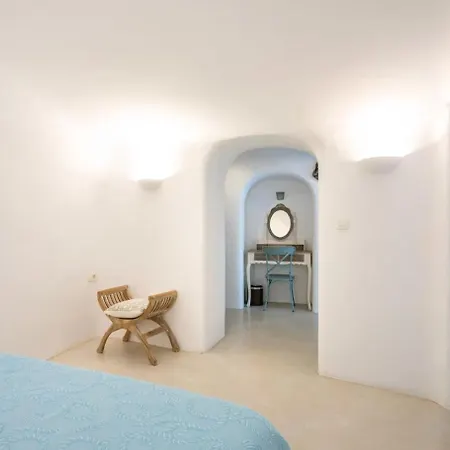 Traditional With Private Pool Fira (Santorini)