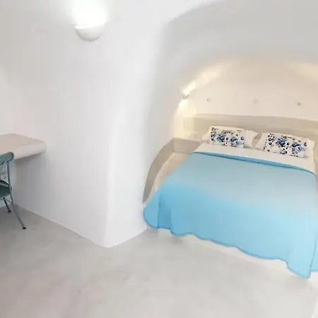 Traditional With Private Pool Fira (Santorini)