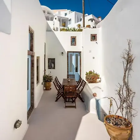 Traditional With Private Pool *